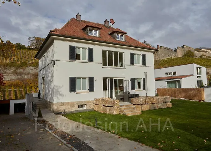Ferienwohnung stadtnah im DG